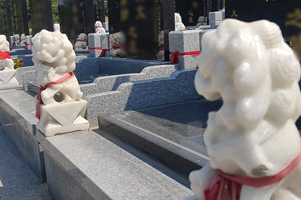 沈阳墓园上坟上香的正确方法是什么？